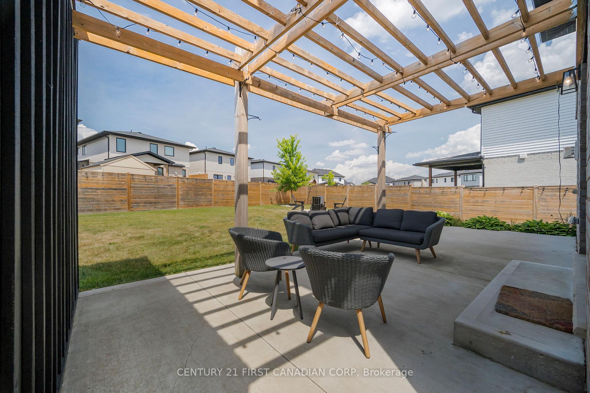 Photo 25 of 12 Locky Lane, Middlesex Centre, Komoka — HOMEH