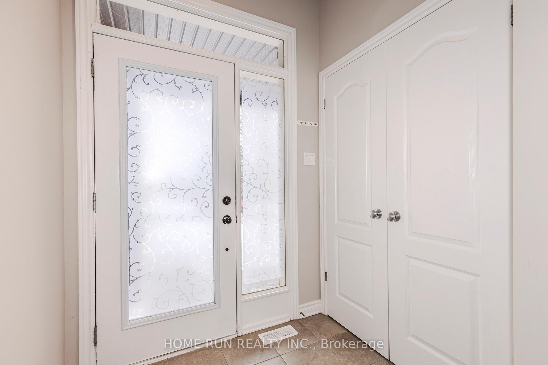 Photo 2 of 814 Fletcher Circle, Ottawa, Kanata - Kanata Lakes/Heritage Hills — HOMEH