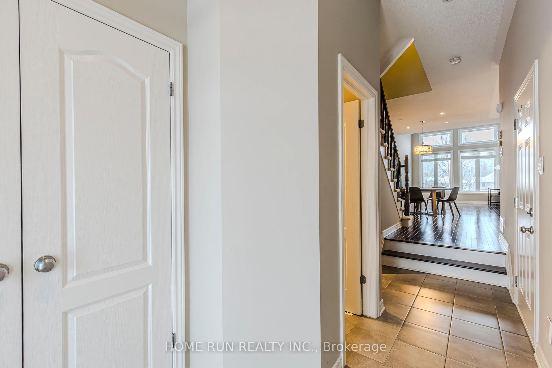 Photo 3 of 814 Fletcher Circle, Ottawa, Kanata - Kanata Lakes/Heritage Hills — HOMEH