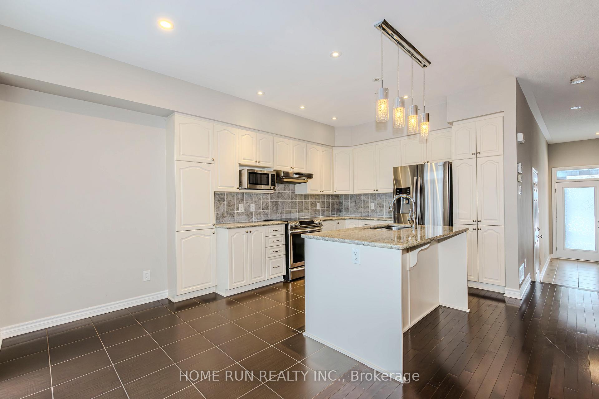 Photo 6 of 814 Fletcher Circle, Ottawa, Kanata - Kanata Lakes/Heritage Hills — HOMEH