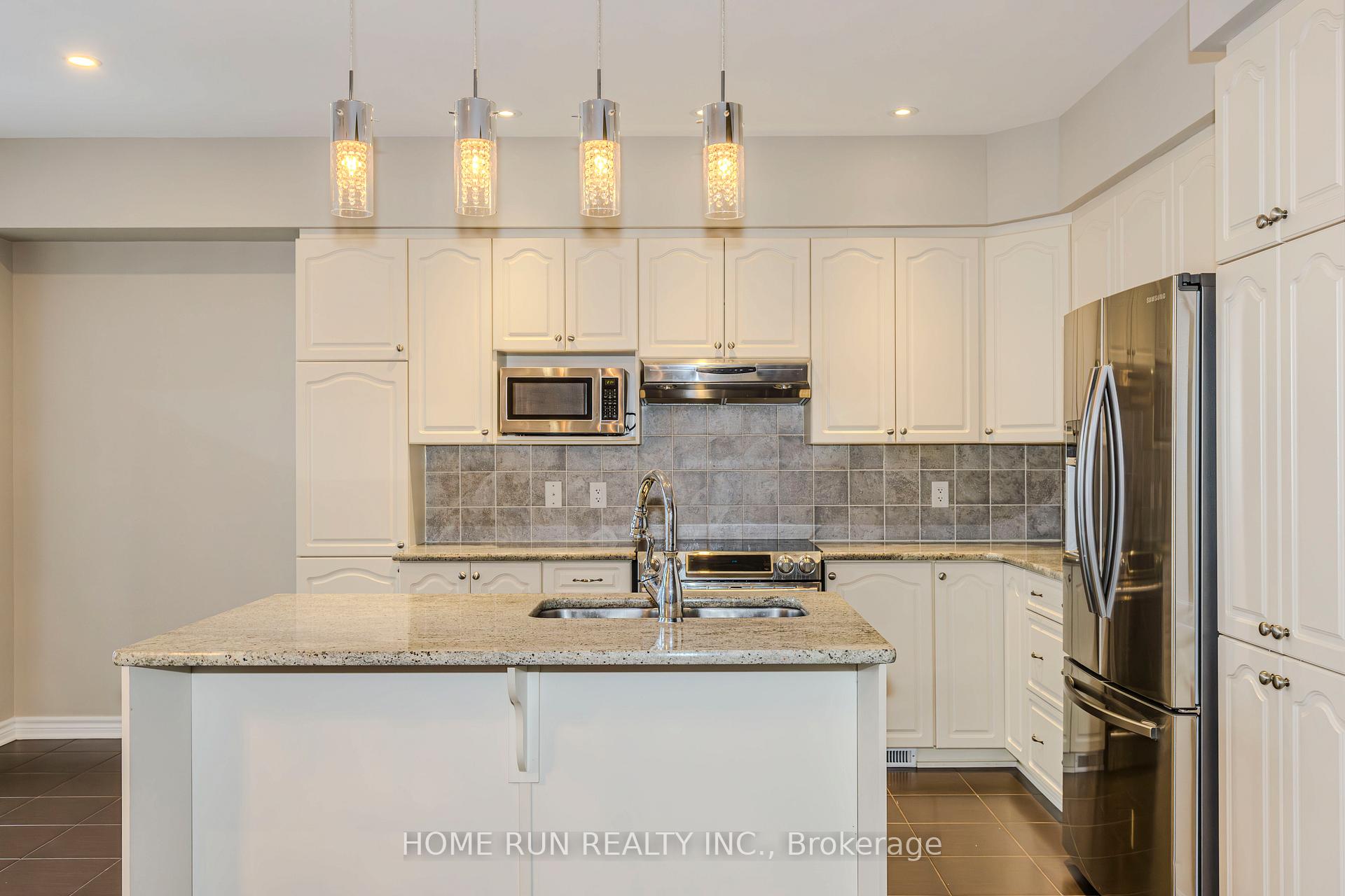 Photo 11 of 814 Fletcher Circle, Ottawa, Kanata - Kanata Lakes/Heritage Hills — HOMEH