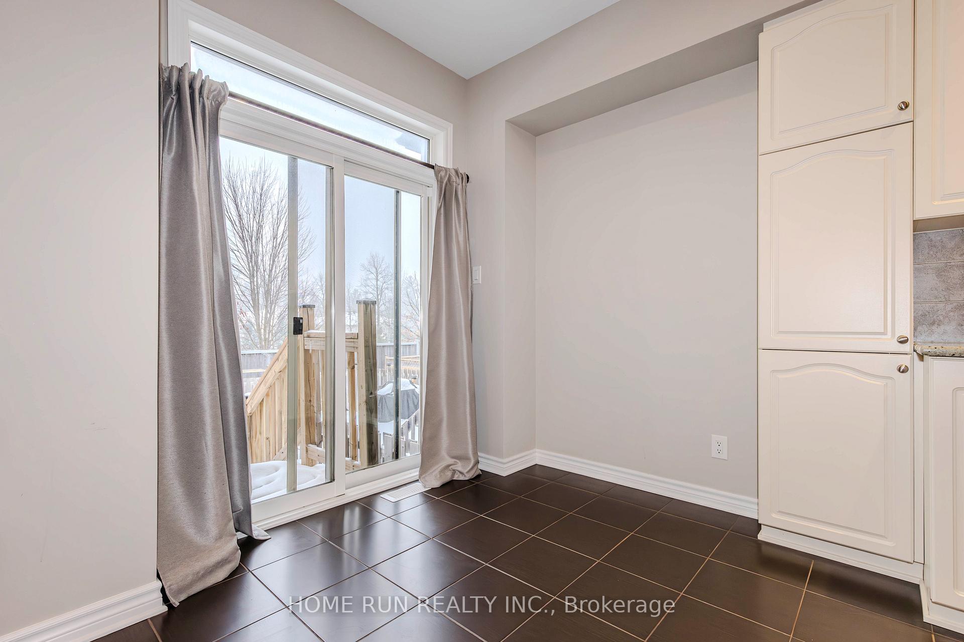 Photo 12 of 814 Fletcher Circle, Ottawa, Kanata - Kanata Lakes/Heritage Hills — HOMEH