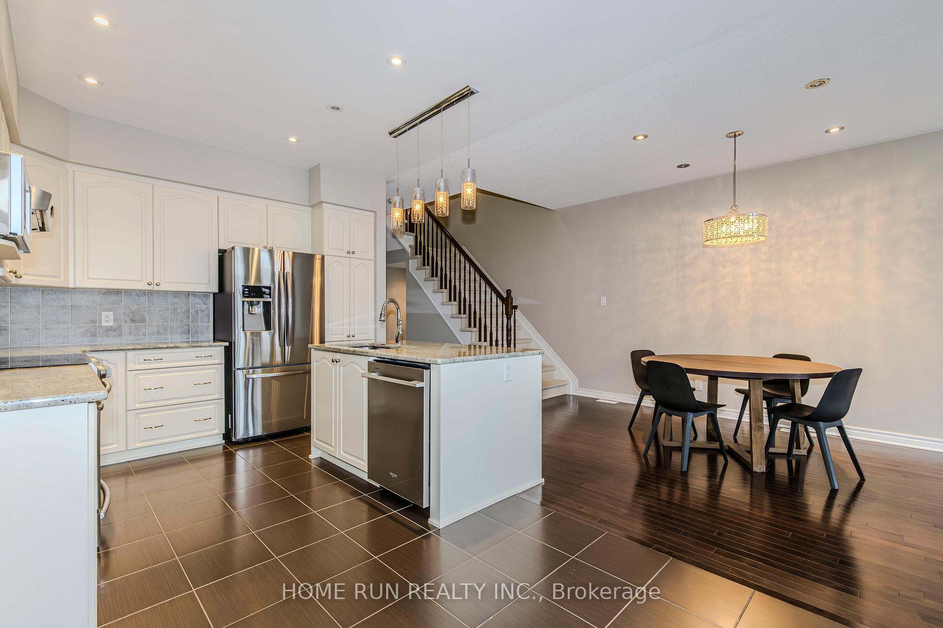 Photo 13 of 814 Fletcher Circle, Ottawa, Kanata - Kanata Lakes/Heritage Hills — HOMEH