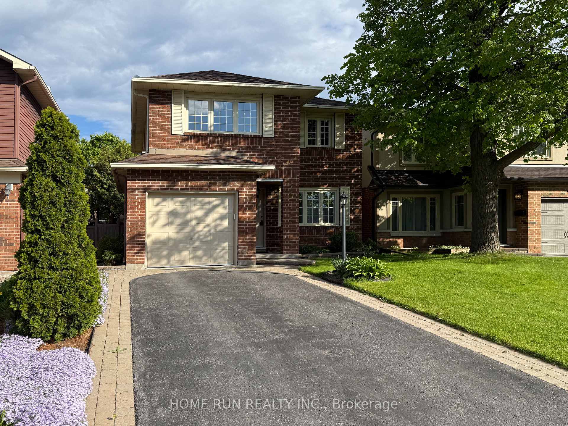 Photo 2 of 17 Shaw Court, Ottawa, Kanata - Katimavik — HOMEH