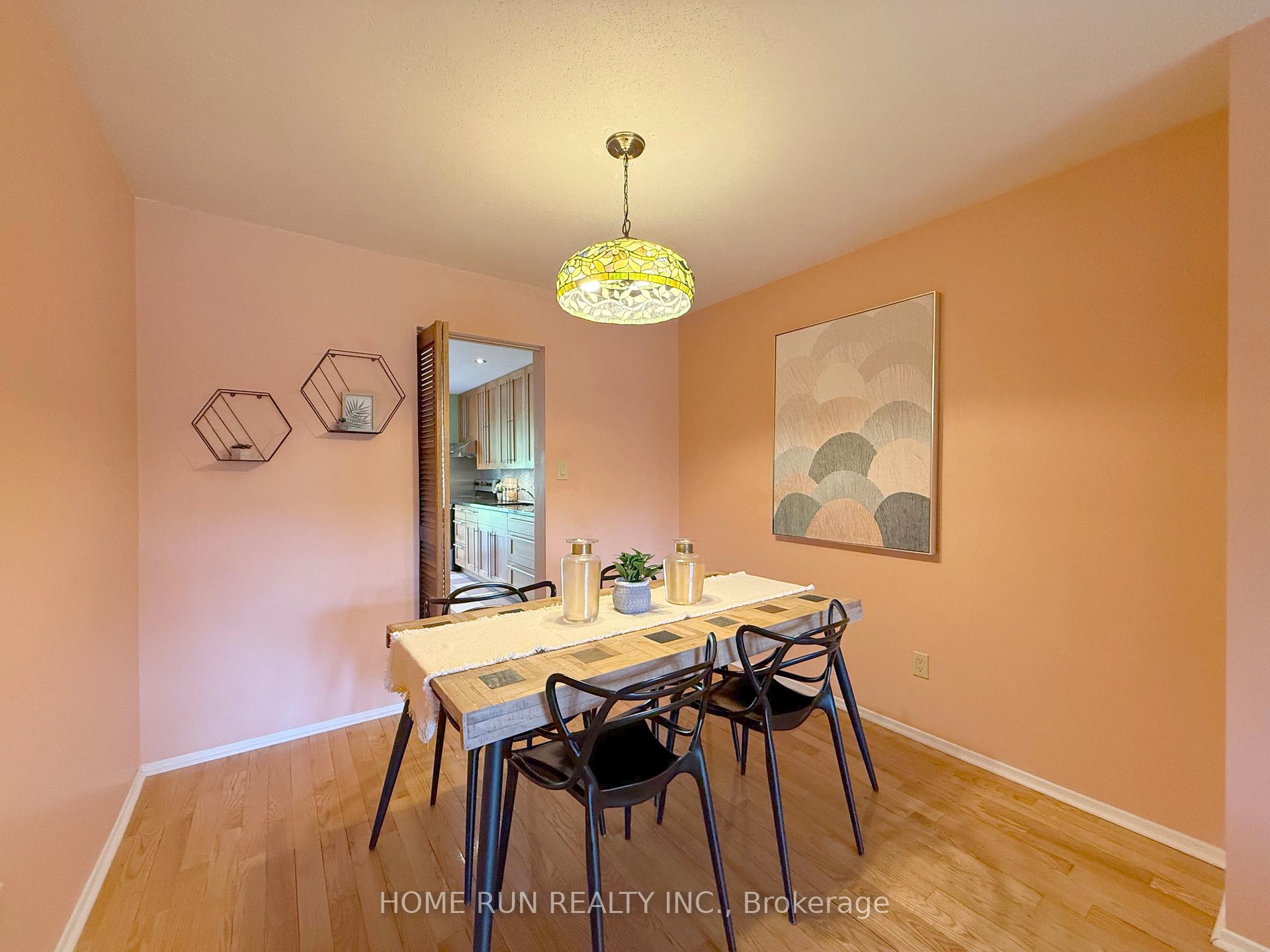 Photo 9 of 17 Shaw Court, Ottawa, Kanata - Katimavik — HOMEH