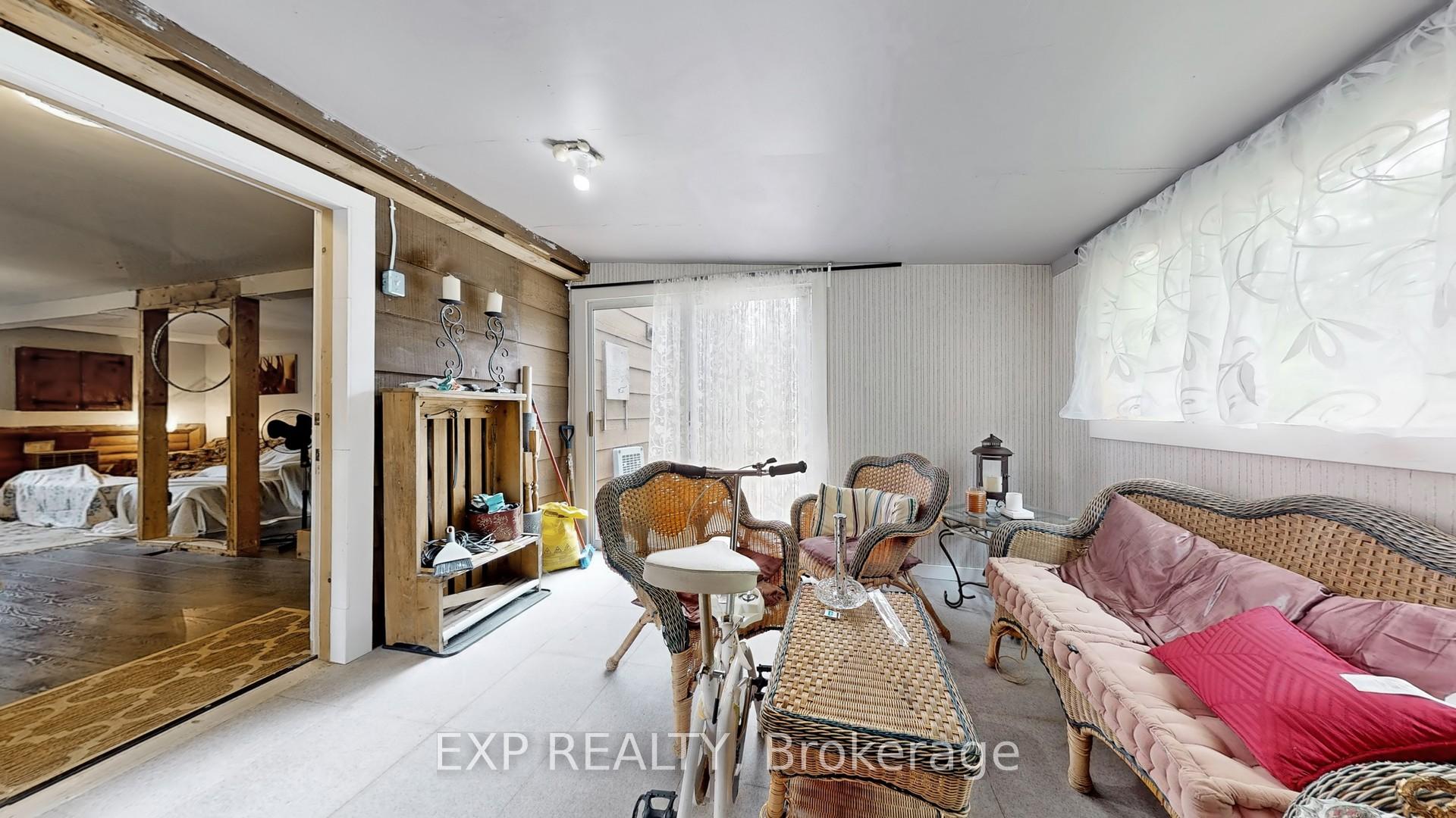 Photo 13 of 2808 Gelert Road, Minden Hills, Snowdon — HOMEH