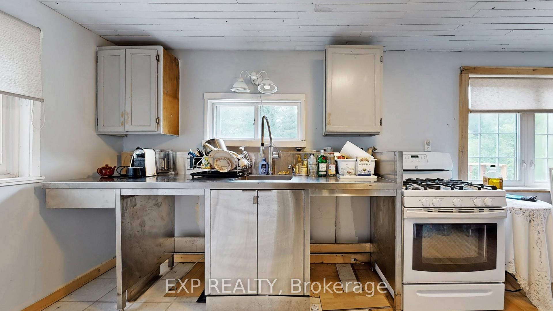 Photo 19 of 2808 Gelert Road, Minden Hills, Snowdon — HOMEH