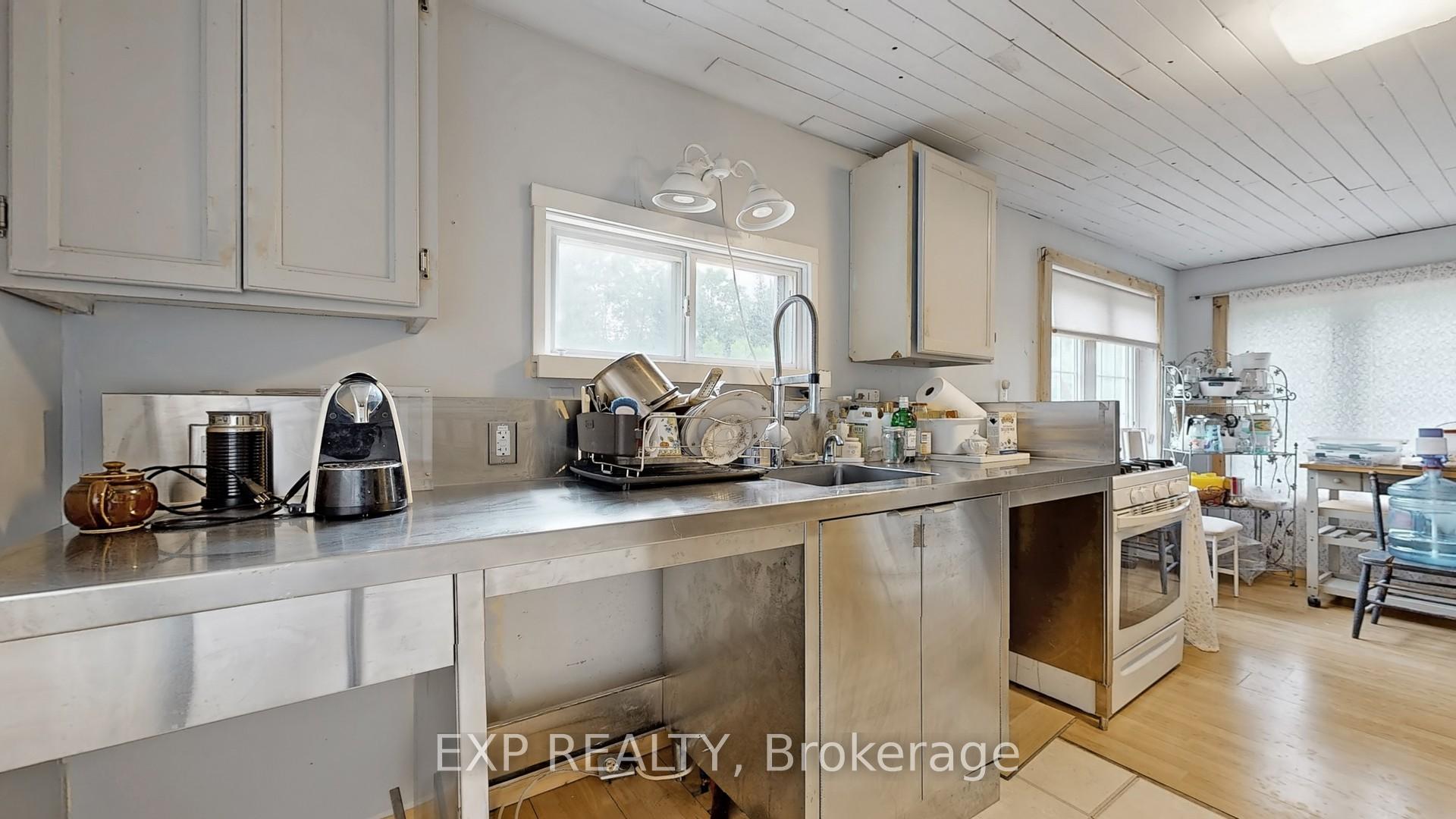 Photo 20 of 2808 Gelert Road, Minden Hills, Snowdon — HOMEH