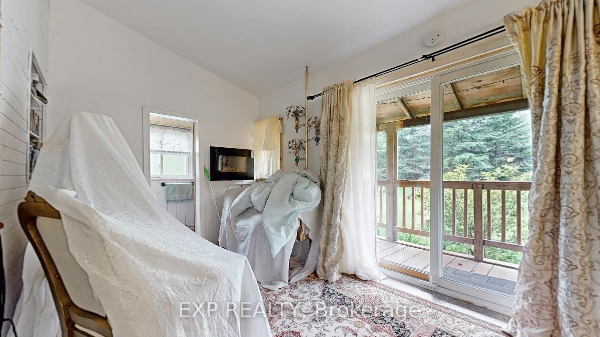 Photo 23 of 2808 Gelert Road, Minden Hills, Snowdon — HOMEH