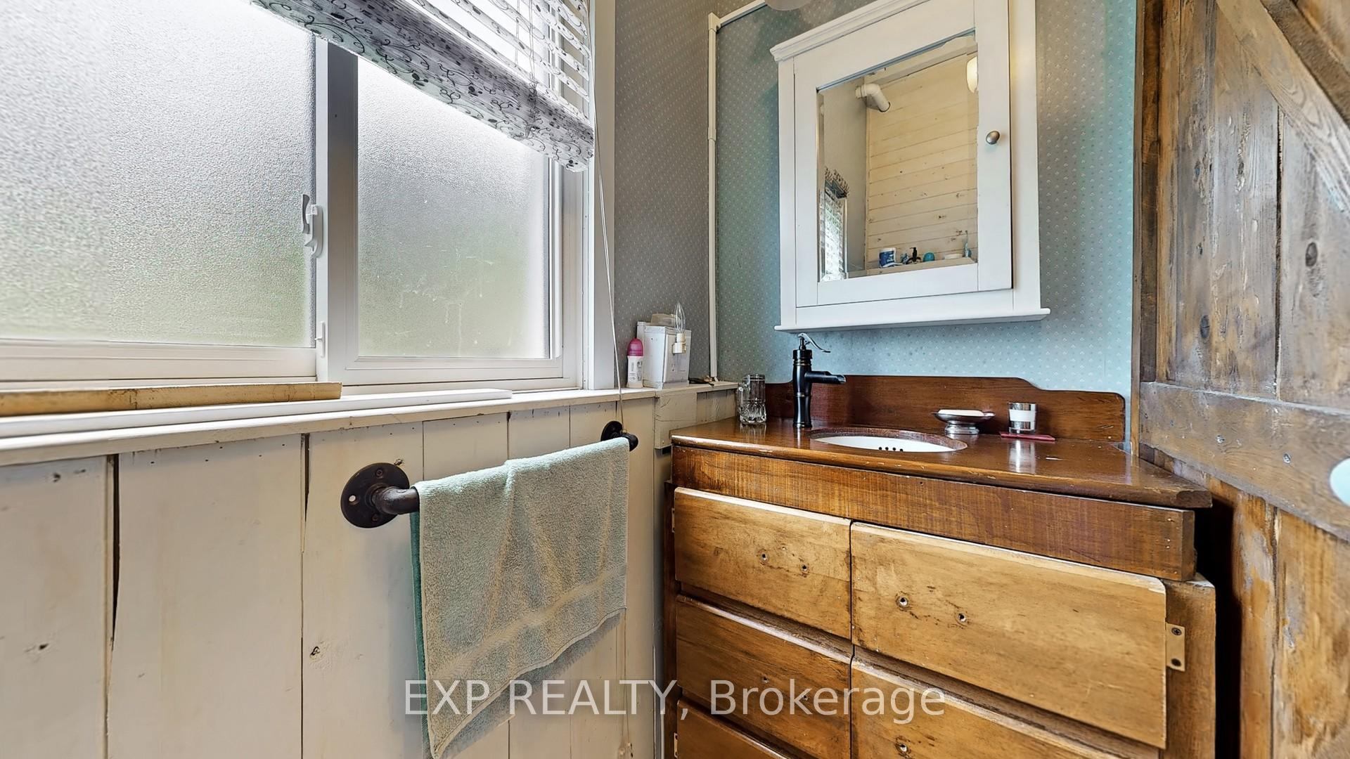 Photo 24 of 2808 Gelert Road, Minden Hills, Snowdon — HOMEH