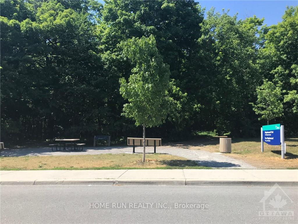 Photo 26 of 212 Willowdusk Street, Ottawa, Kanata - Emerald Meadows/Trailwest — HOMEH