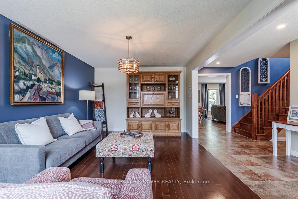 Photo 5 of 6 Fieldstone Crescent, Middlesex Centre, Komoka — HOMEH