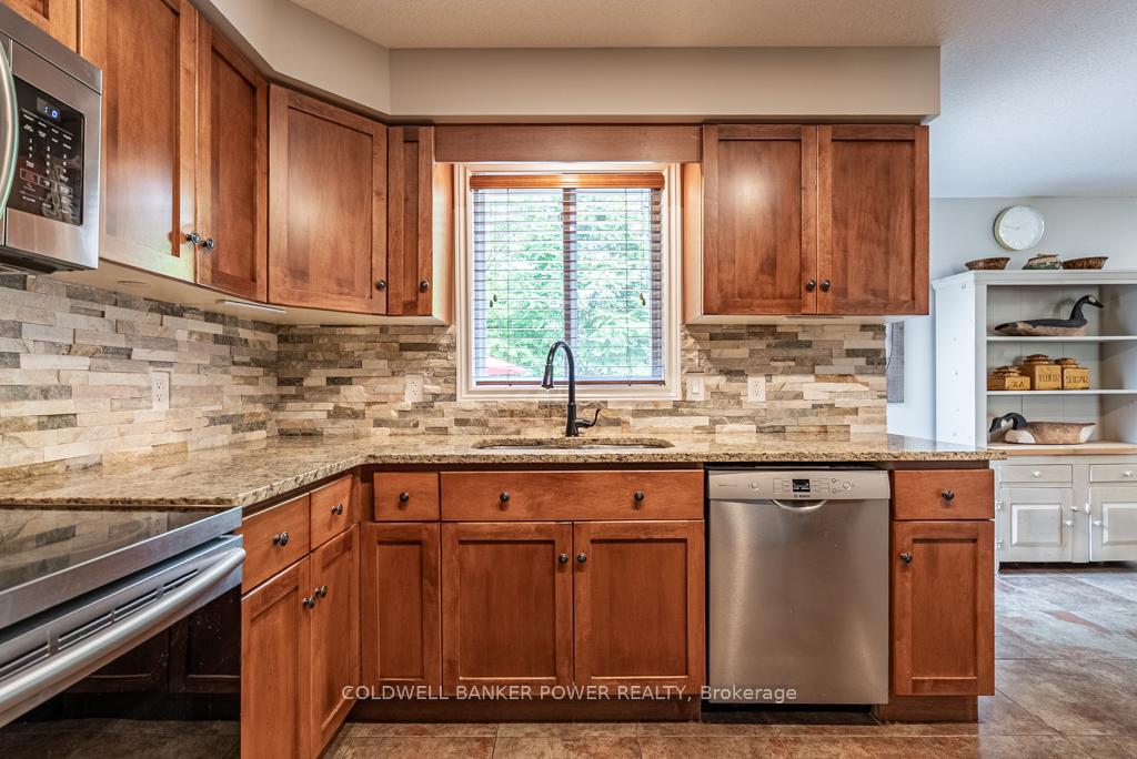 Photo 11 of 6 Fieldstone Crescent, Middlesex Centre, Komoka — HOMEH