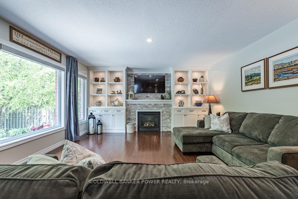Photo 13 of 6 Fieldstone Crescent, Middlesex Centre, Komoka — HOMEH