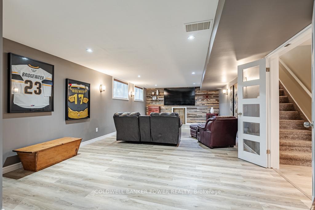 Photo 30 of 6 Fieldstone Crescent, Middlesex Centre, Komoka — HOMEH