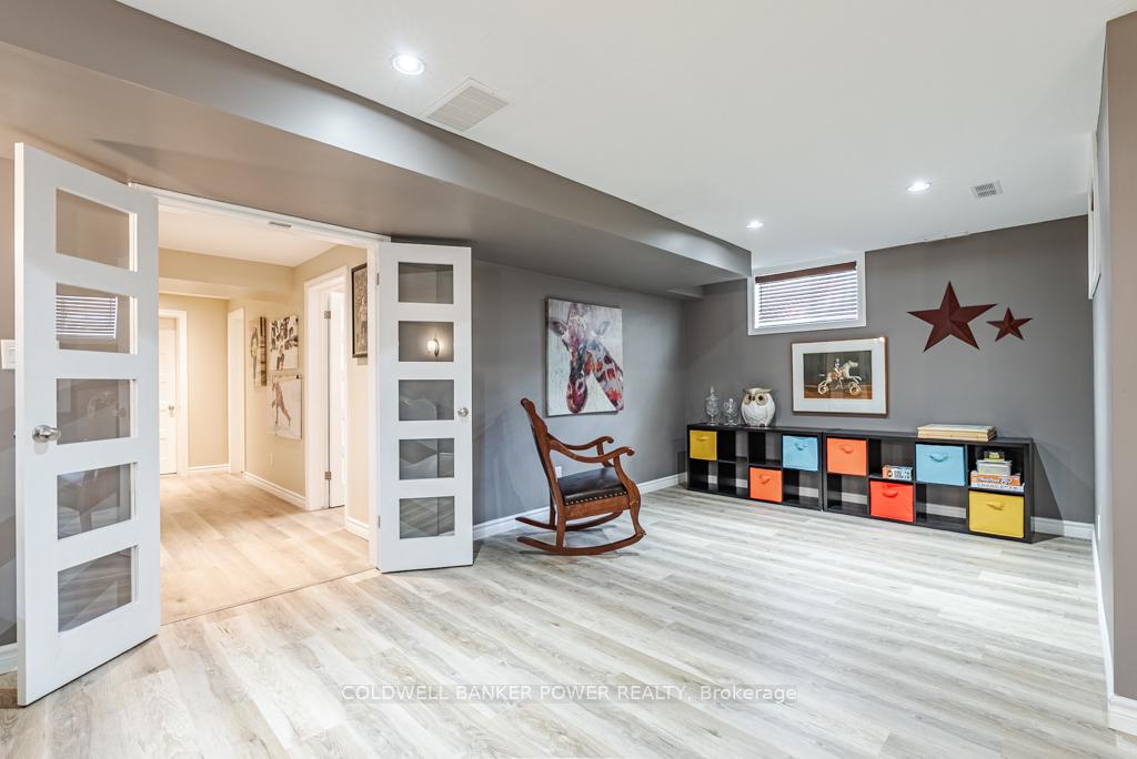 Photo 31 of 6 Fieldstone Crescent, Middlesex Centre, Komoka — HOMEH