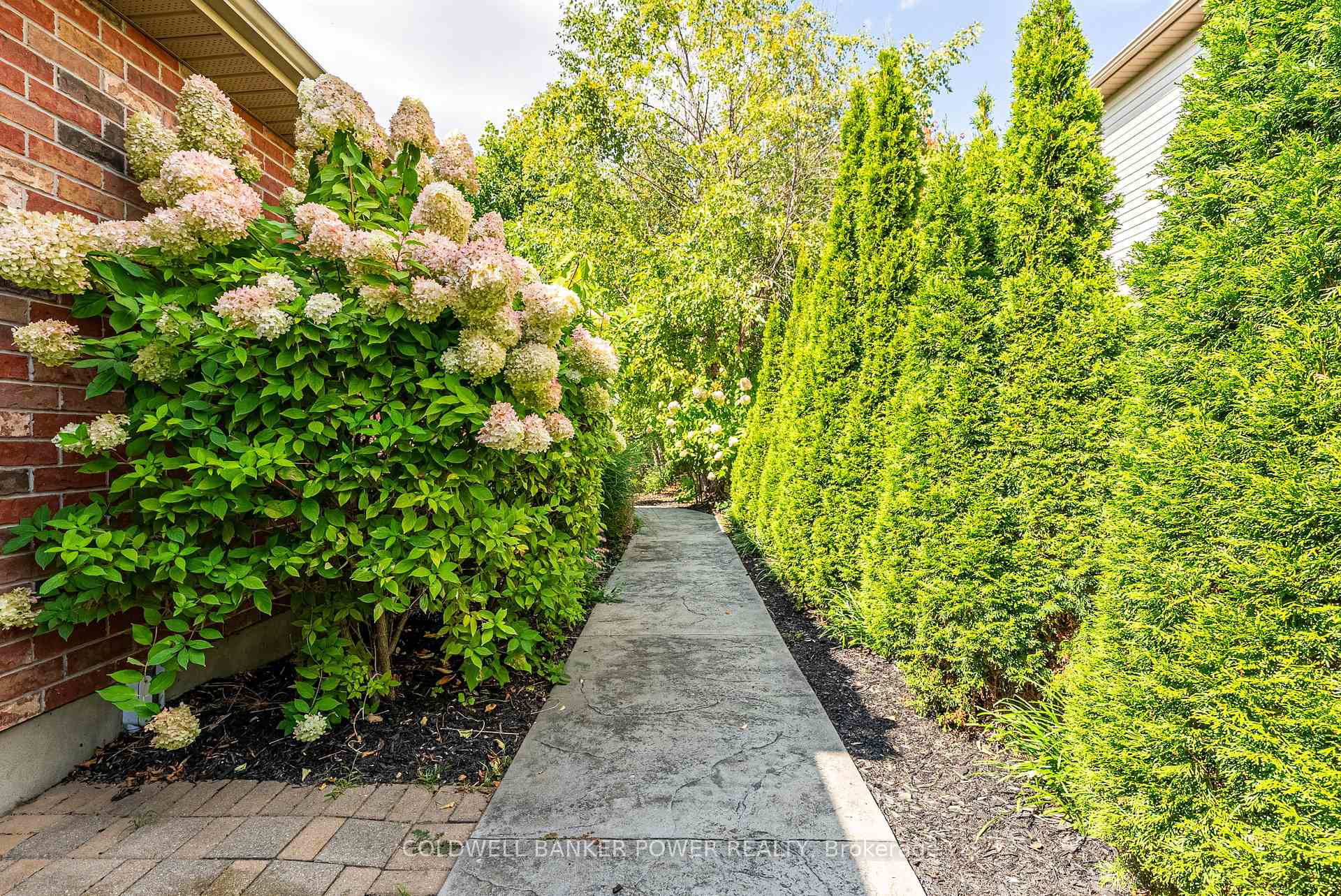 Photo 42 of 6 Fieldstone Crescent, Middlesex Centre, Komoka — HOMEH