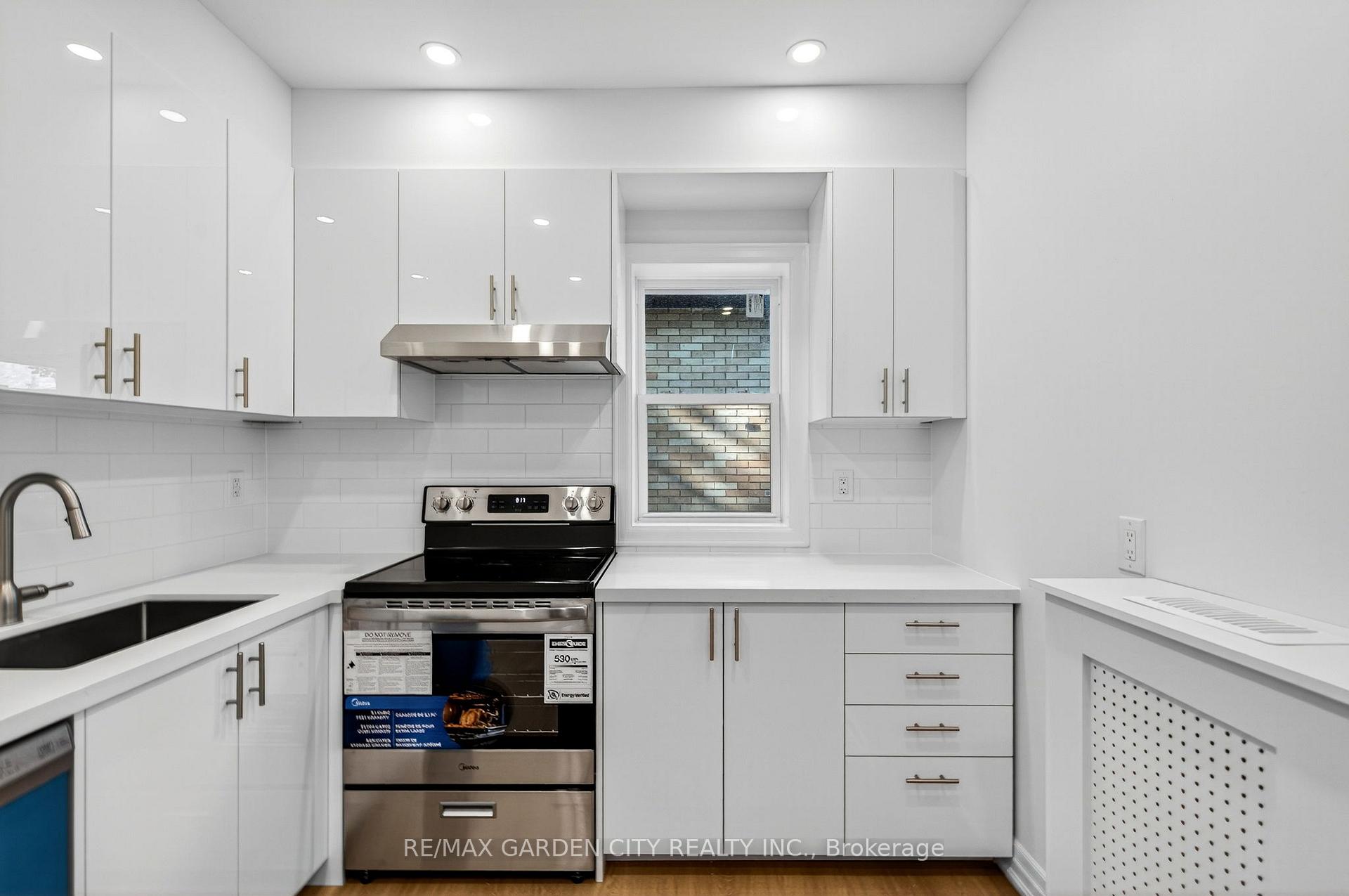 Photo 7 of Unit Upper, 104 Carrick Avenue, Hamilton, Stripley — HOMEH