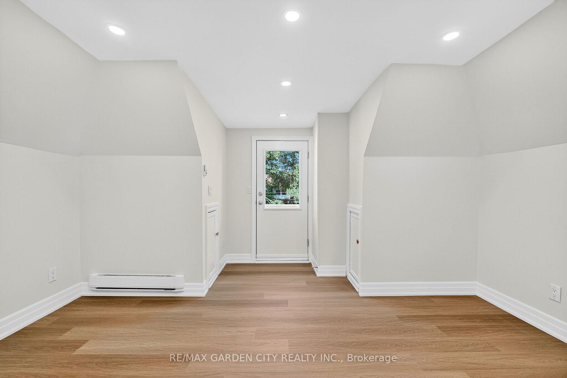 Photo 10 of Unit Upper, 104 Carrick Avenue, Hamilton, Stripley — HOMEH