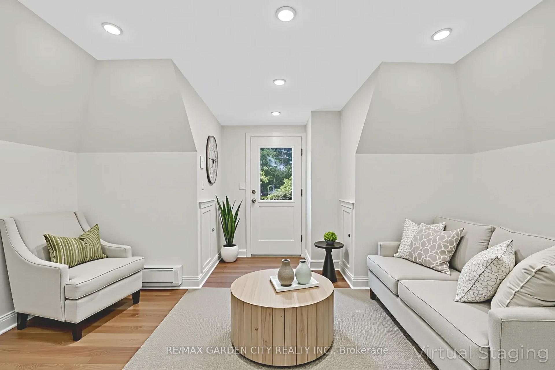 Photo 11 of Unit Upper, 104 Carrick Avenue, Hamilton, Stripley — HOMEH