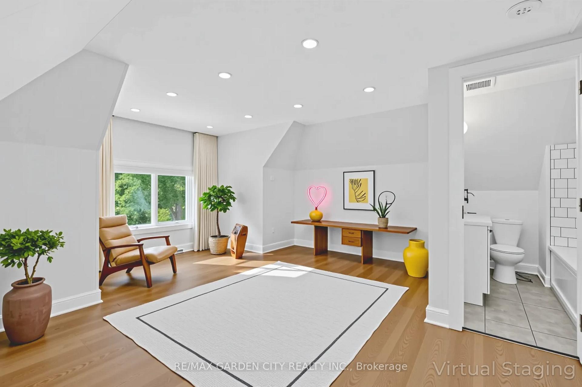 Photo 13 of Unit Upper, 104 Carrick Avenue, Hamilton, Stripley — HOMEH