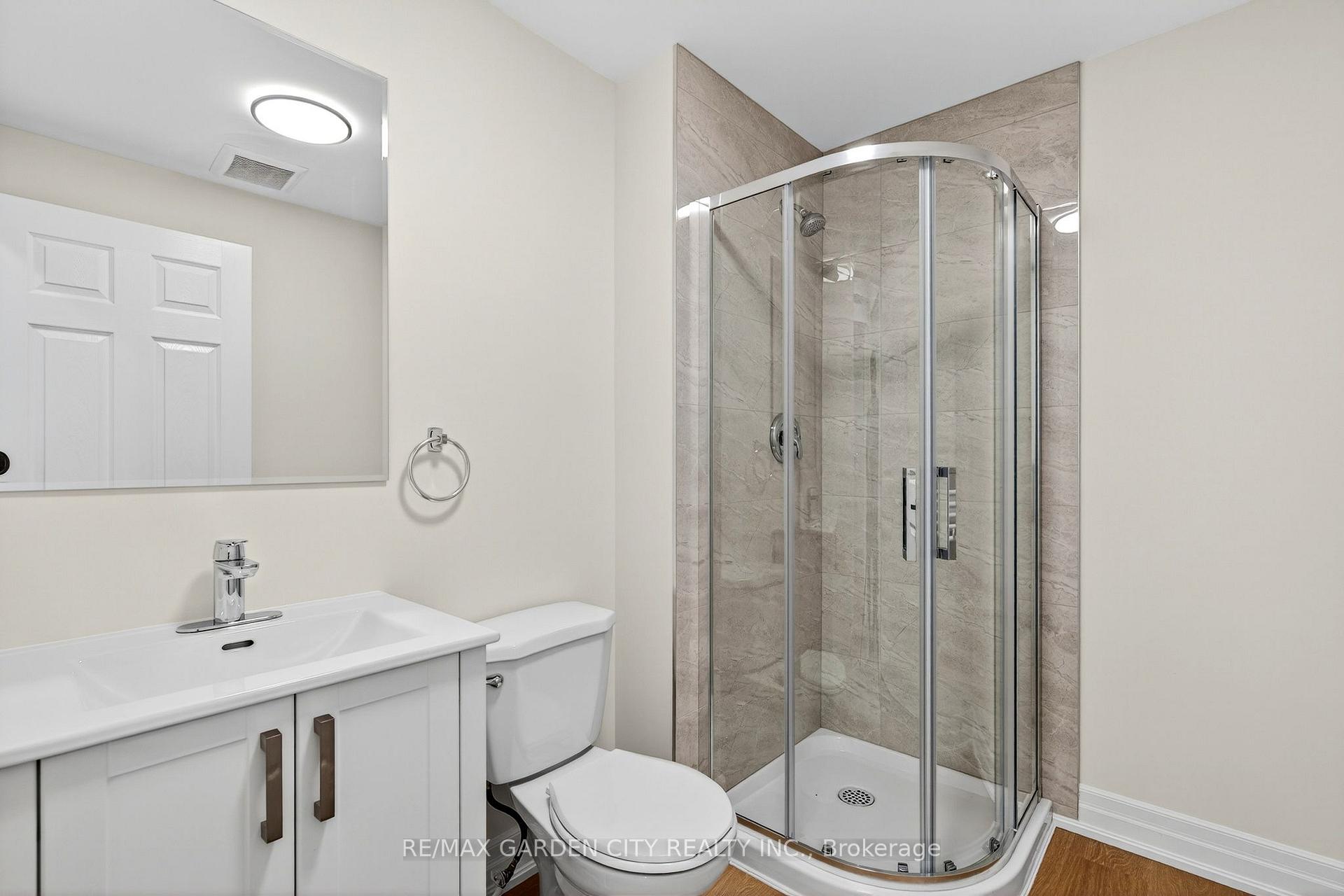 Photo 15 of Unit Upper, 104 Carrick Avenue, Hamilton, Stripley — HOMEH