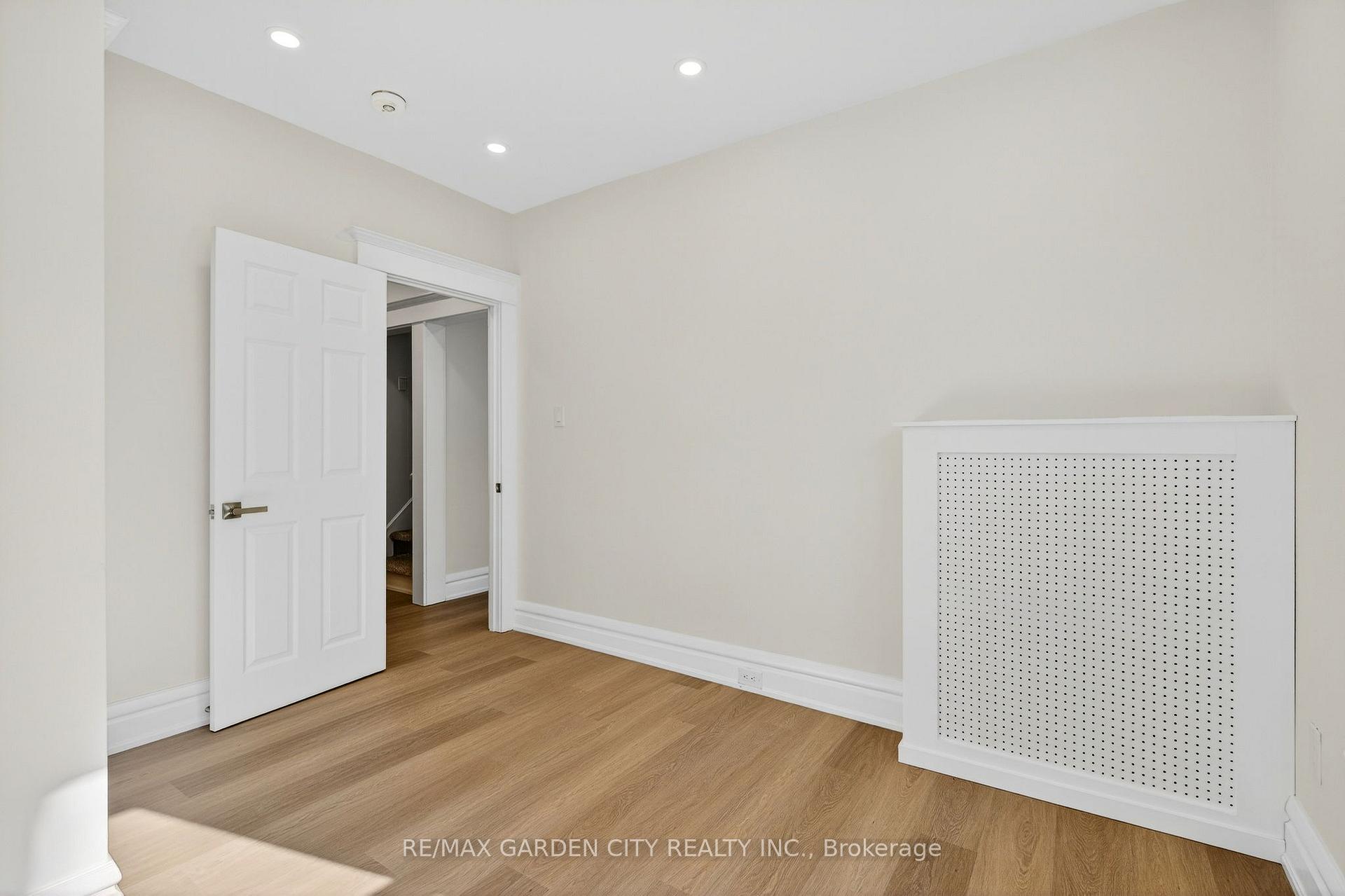 Photo 18 of Unit Upper, 104 Carrick Avenue, Hamilton, Stripley — HOMEH