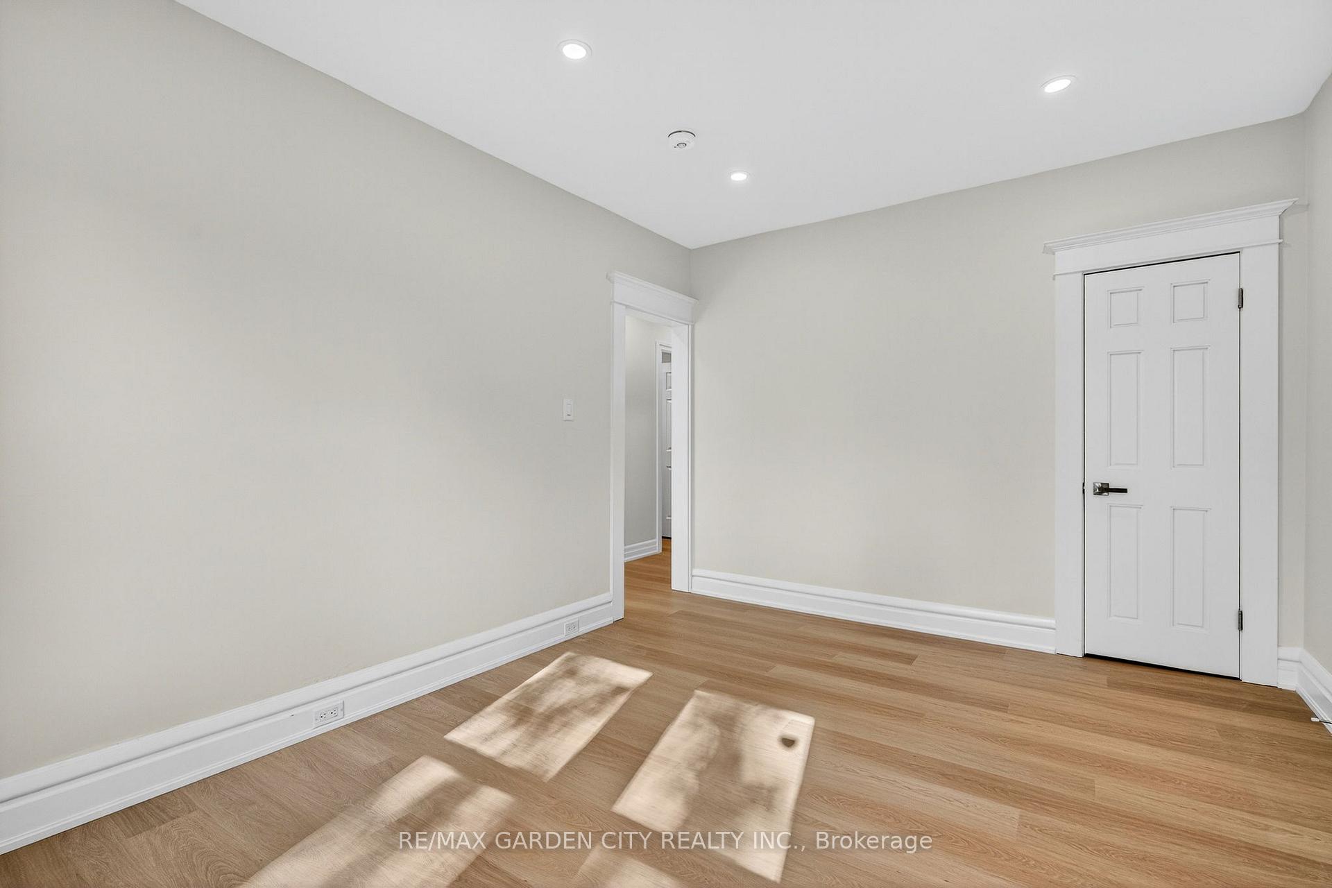 Photo 21 of Unit Upper, 104 Carrick Avenue, Hamilton, Stripley — HOMEH