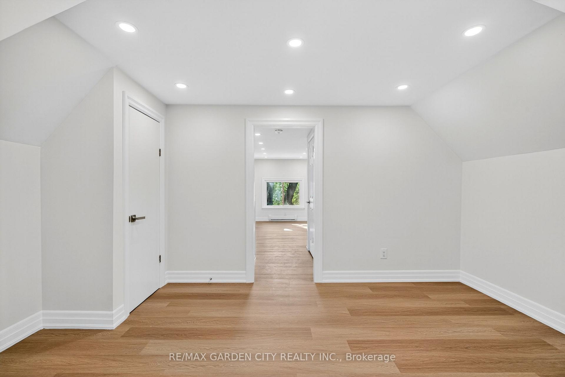 Photo 22 of Unit Upper, 104 Carrick Avenue, Hamilton, Stripley — HOMEH