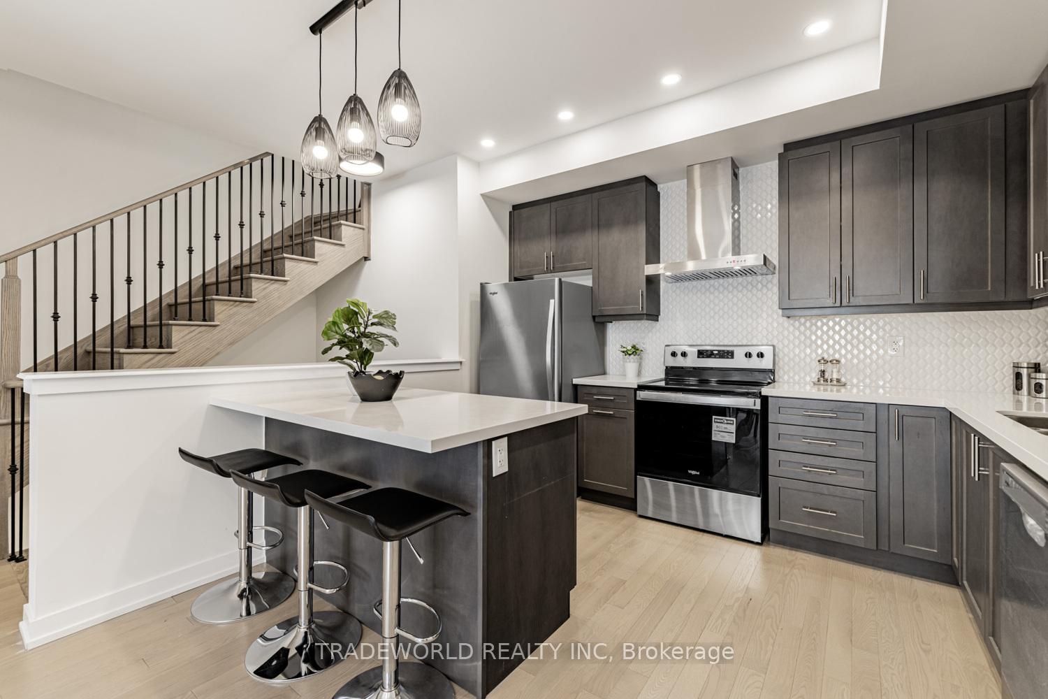 Photo 12 of 18 Gothenburg Lane, Markham, Angus Glen — HOMEH