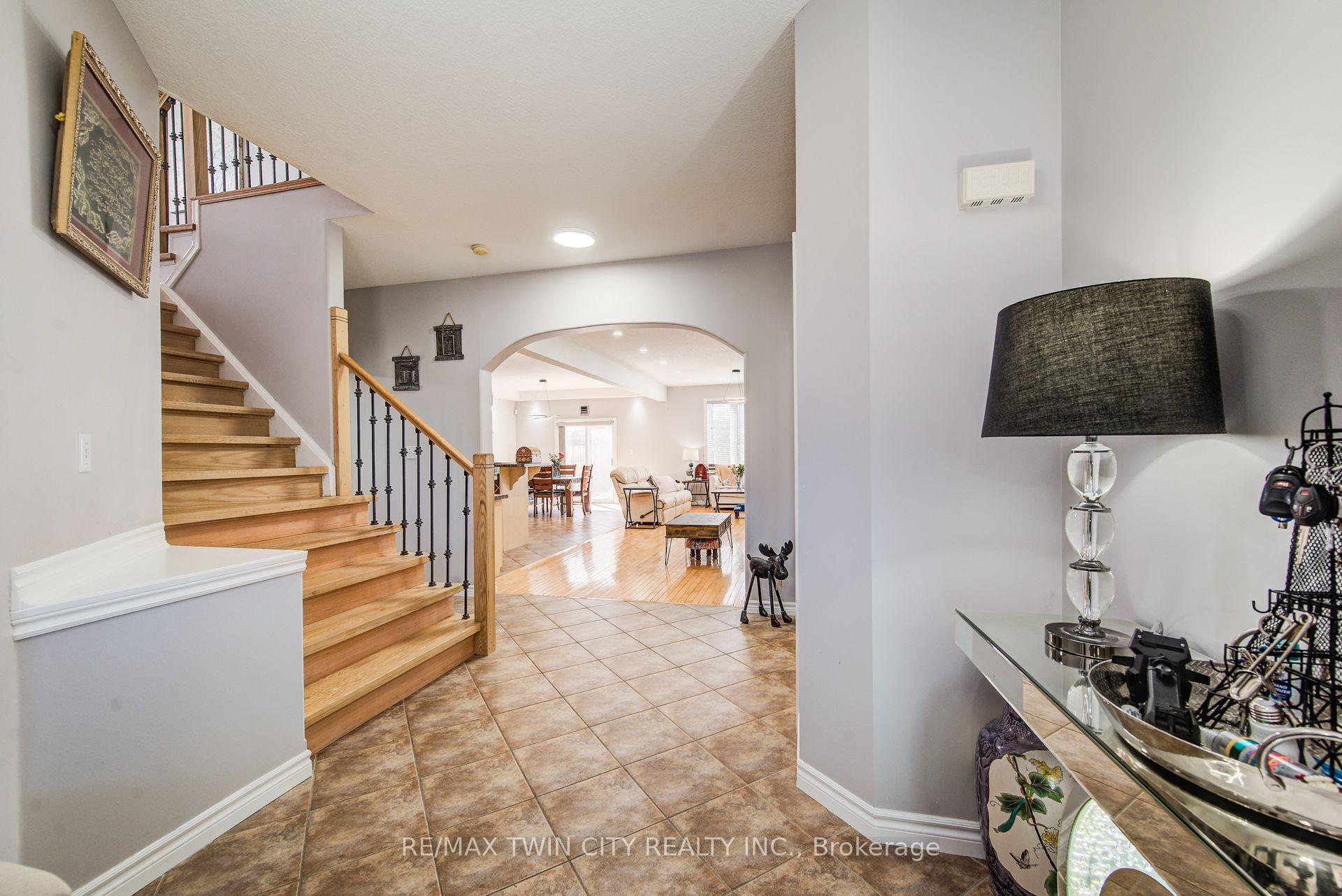 Photo 4 of 144 Udvari Crescent, Kitchener — HOMEH