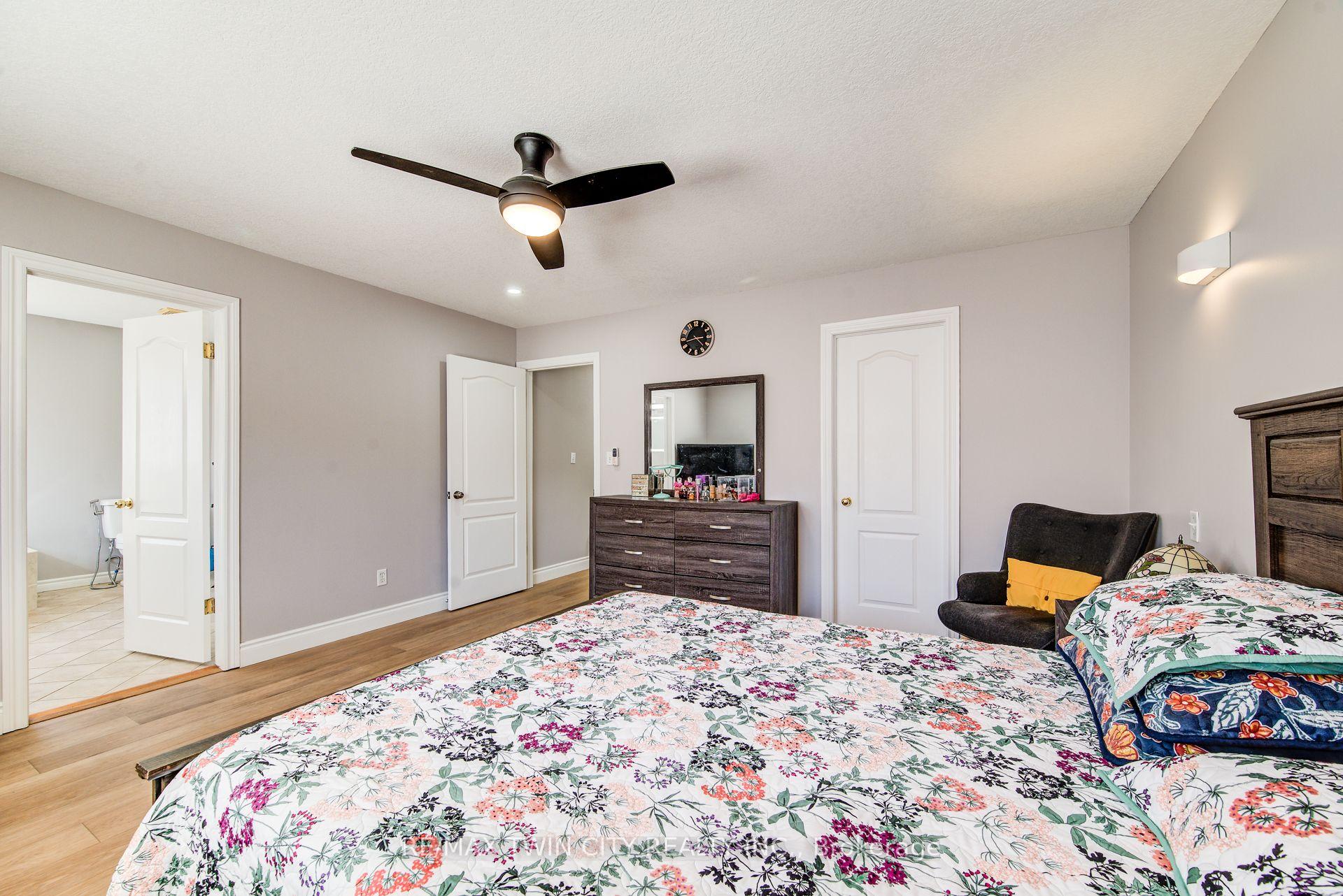 Photo 18 of 144 Udvari Crescent, Kitchener — HOMEH