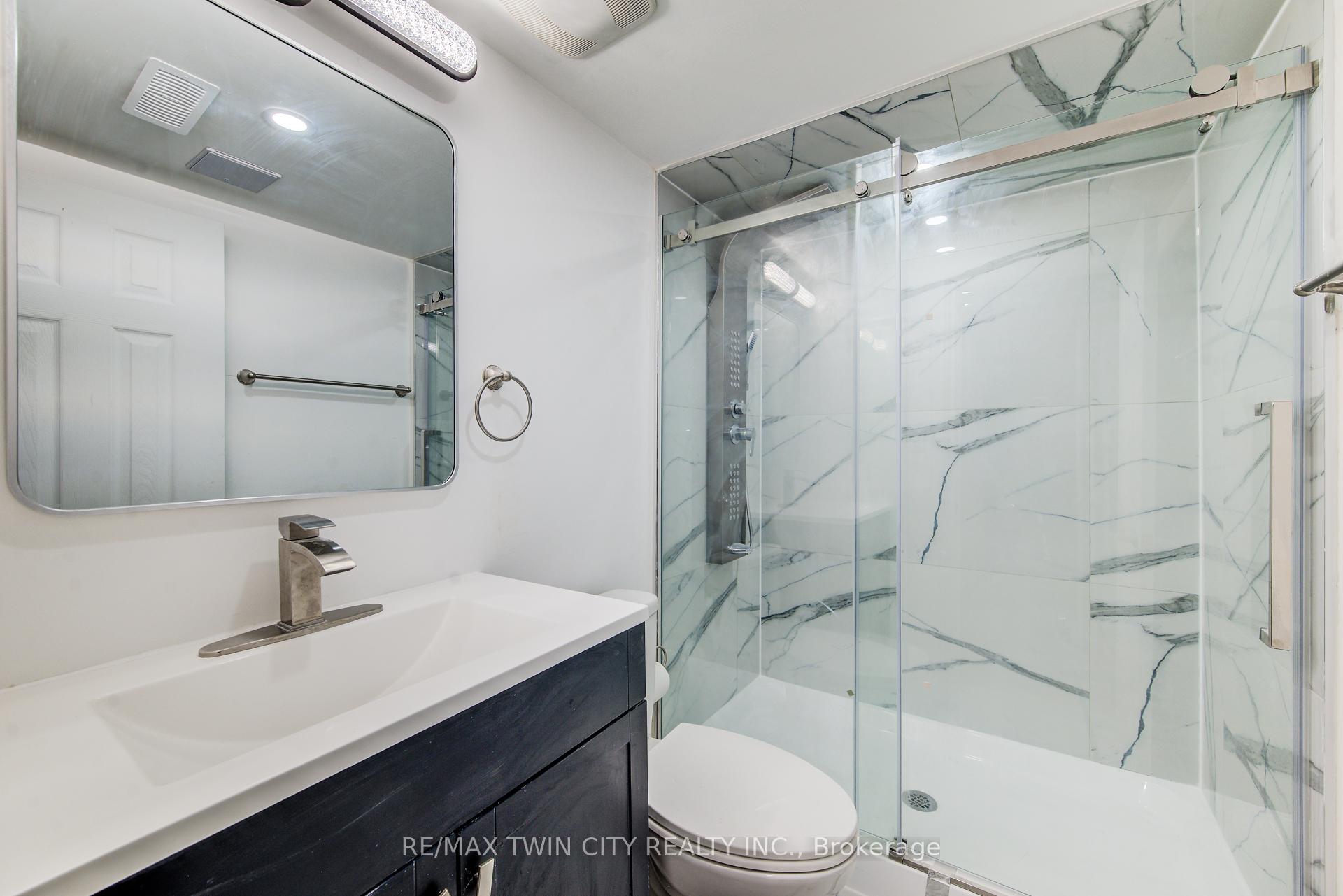 Photo 26 of 144 Udvari Crescent, Kitchener — HOMEH