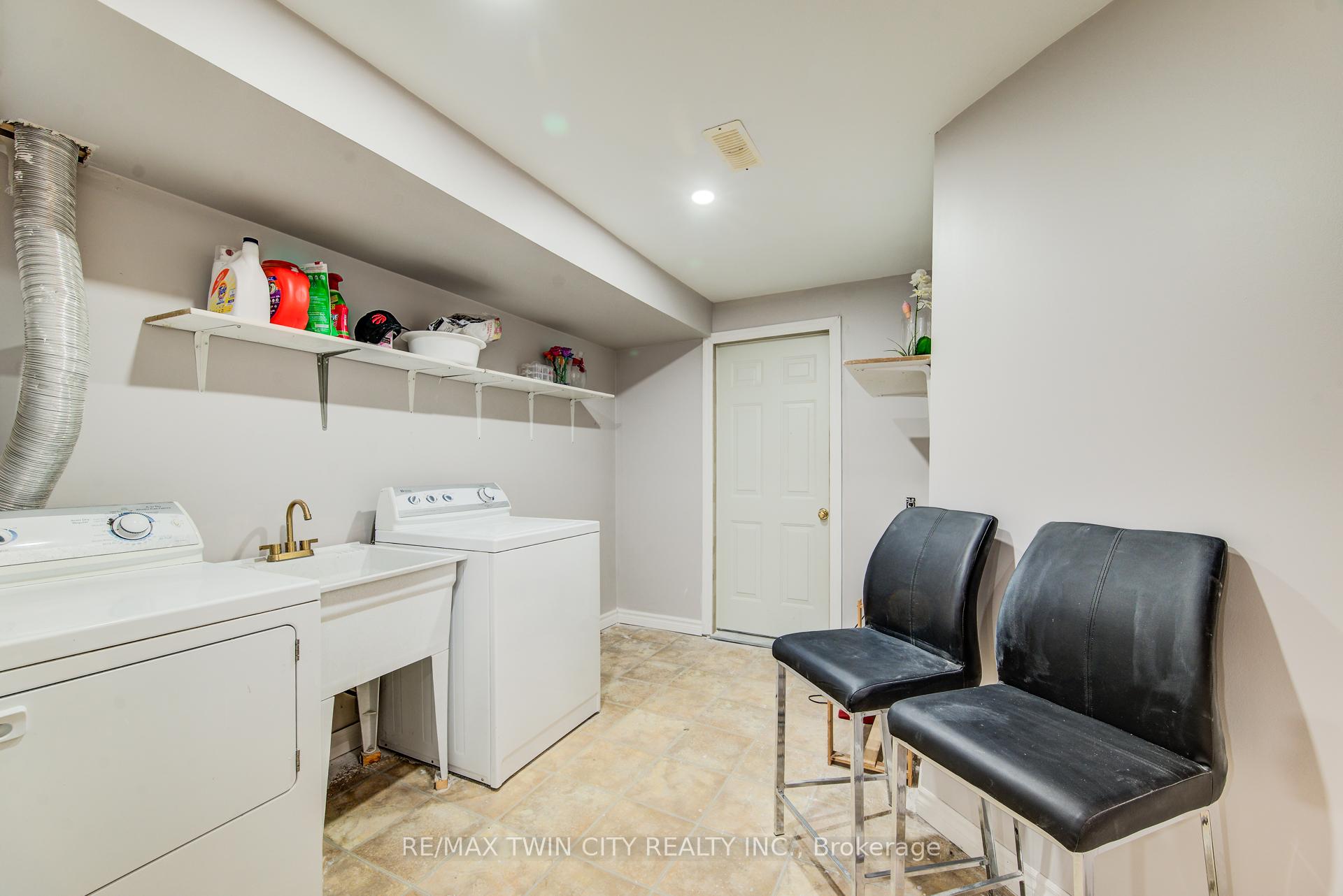 Photo 27 of 144 Udvari Crescent, Kitchener — HOMEH