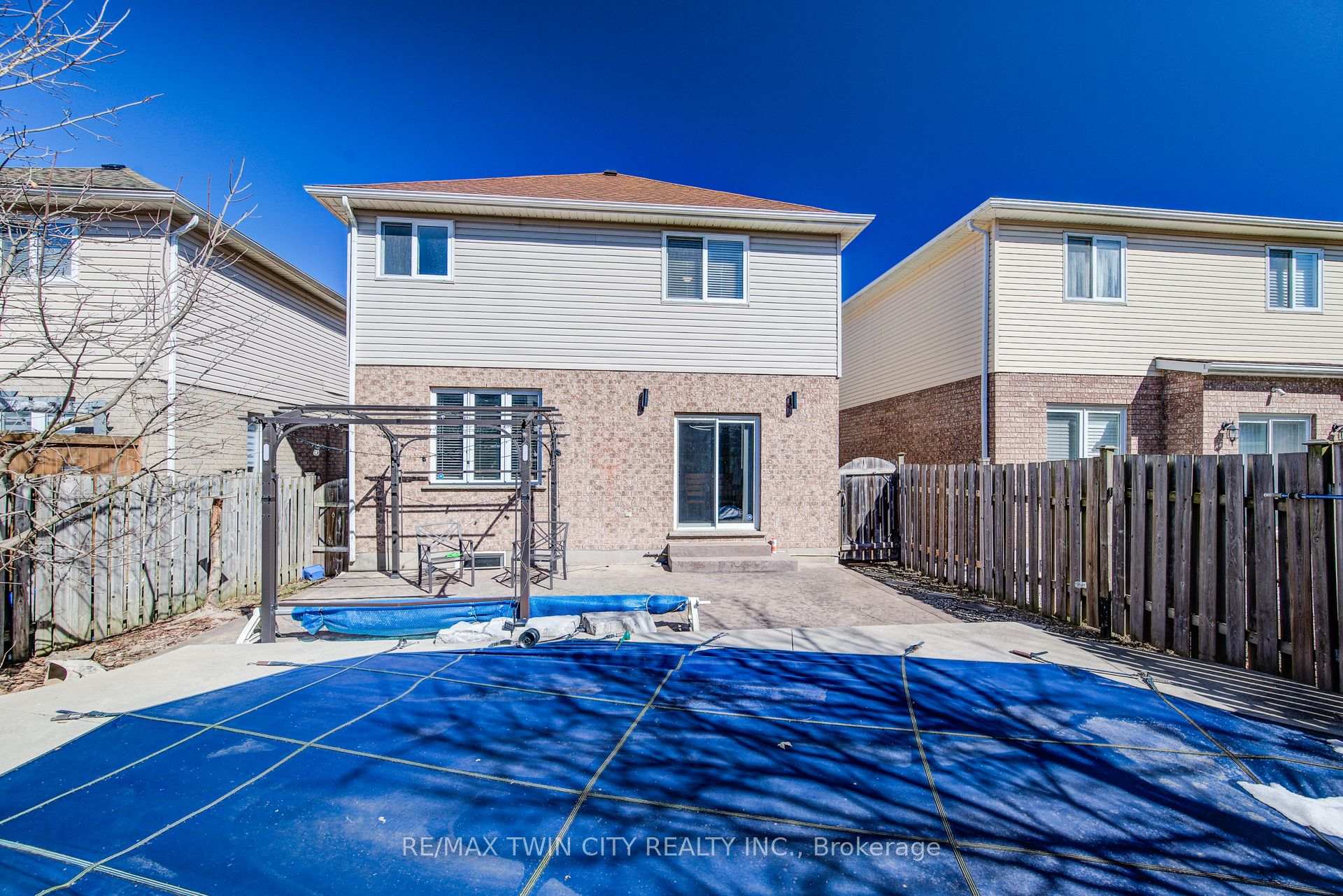 Photo 29 of 144 Udvari Crescent, Kitchener — HOMEH