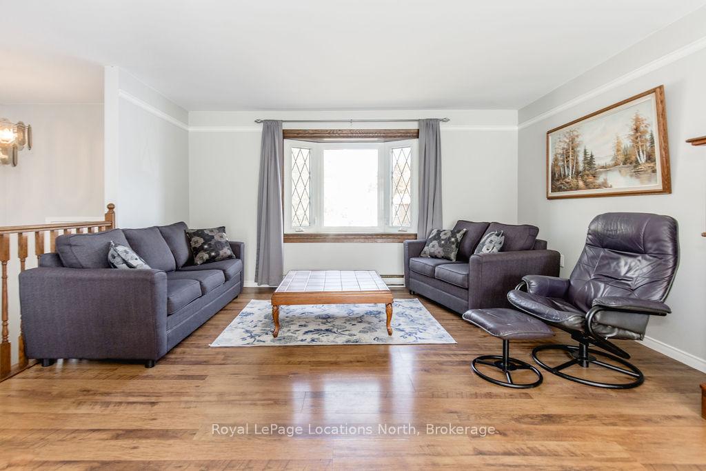 Photo 6 of 677 Bayview Drive, Midland — HOMEH