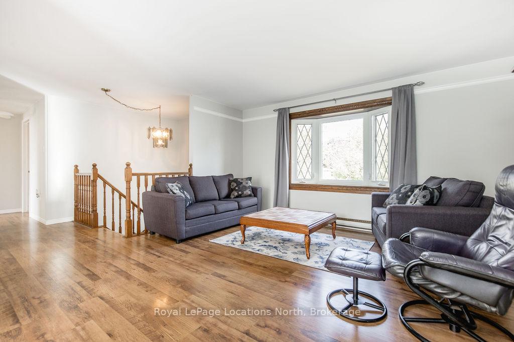 Photo 7 of 677 Bayview Drive, Midland — HOMEH