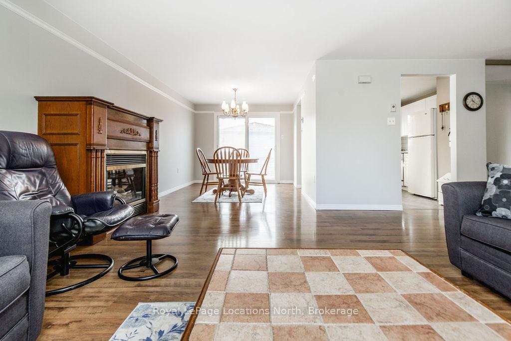 Photo 9 of 677 Bayview Drive, Midland — HOMEH