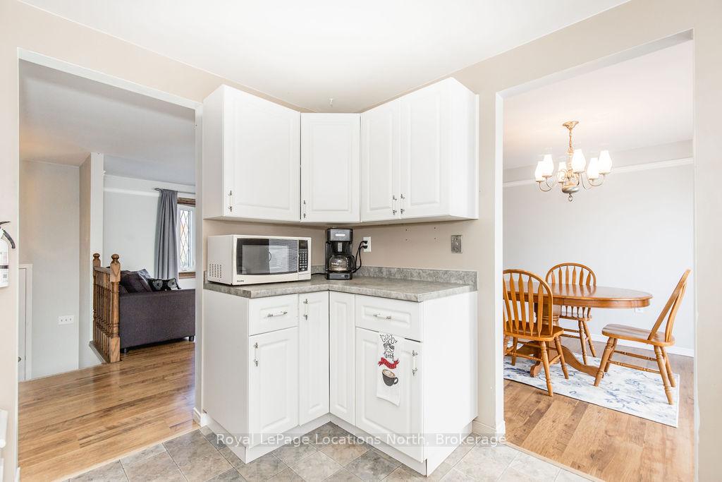 Photo 14 of 677 Bayview Drive, Midland — HOMEH