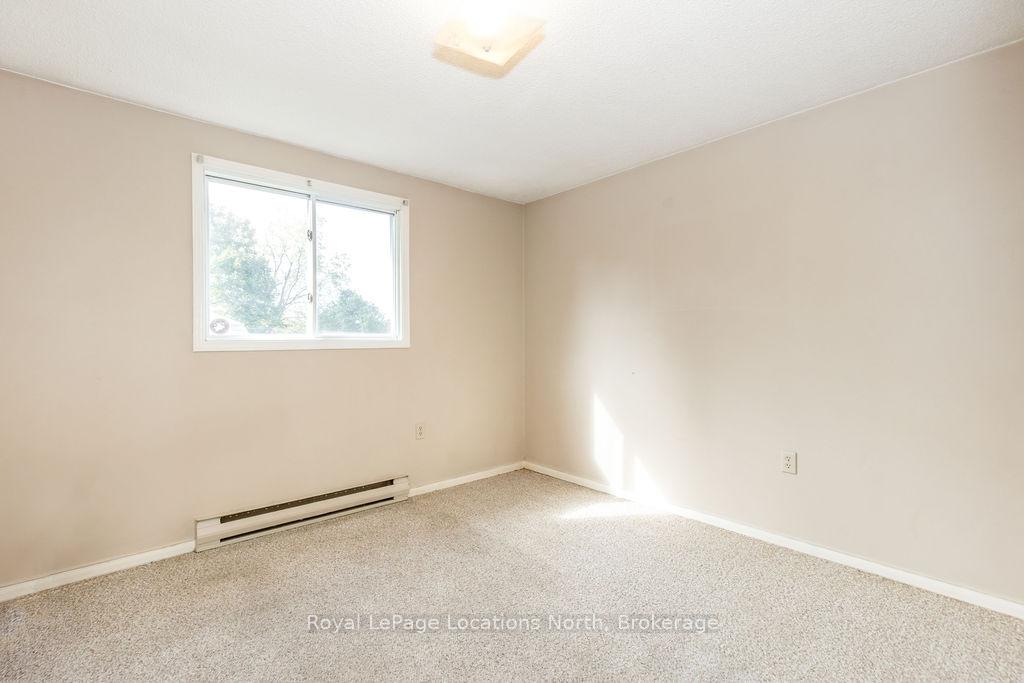 Photo 16 of 677 Bayview Drive, Midland — HOMEH
