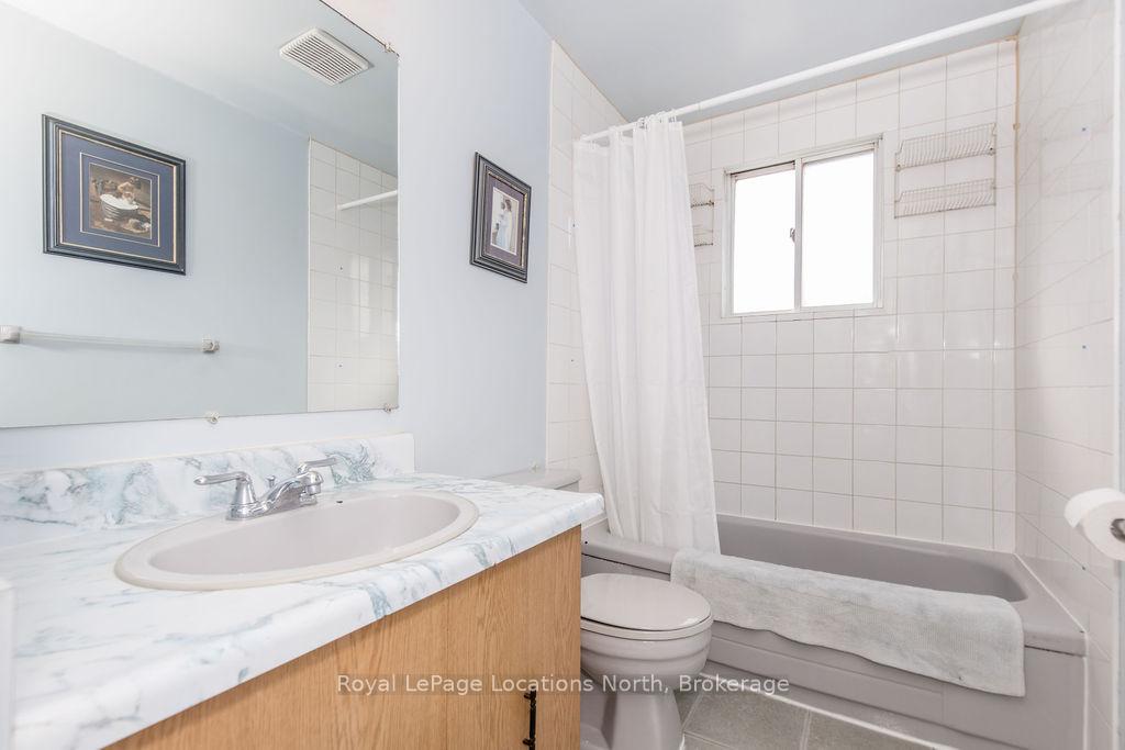 Photo 17 of 677 Bayview Drive, Midland — HOMEH
