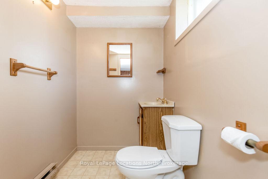 Photo 23 of 677 Bayview Drive, Midland — HOMEH