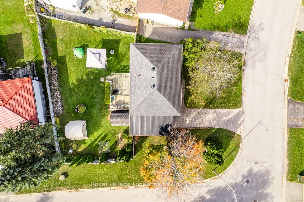 Photo 33 of 677 Bayview Drive, Midland — HOMEH
