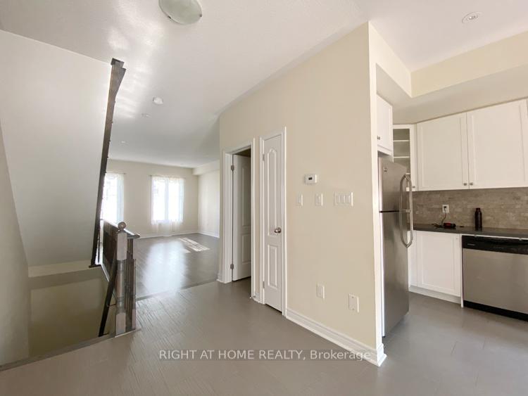 Photo 5 of 28 Orca Drive, Markham, Wismer — HOMEH
