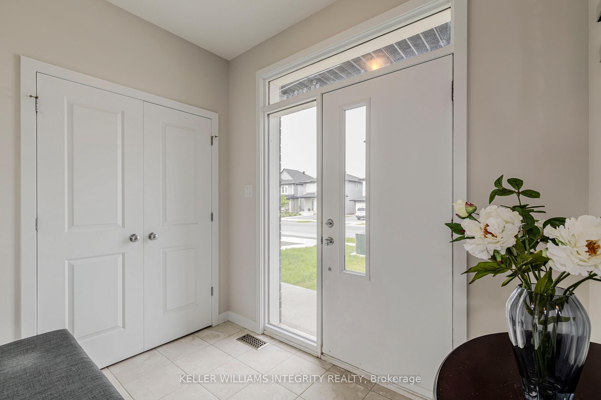 Photo 4 of 636 Rouncey Road, Ottawa, Kanata - Emerald Meadows/Trailwest — HOMEH