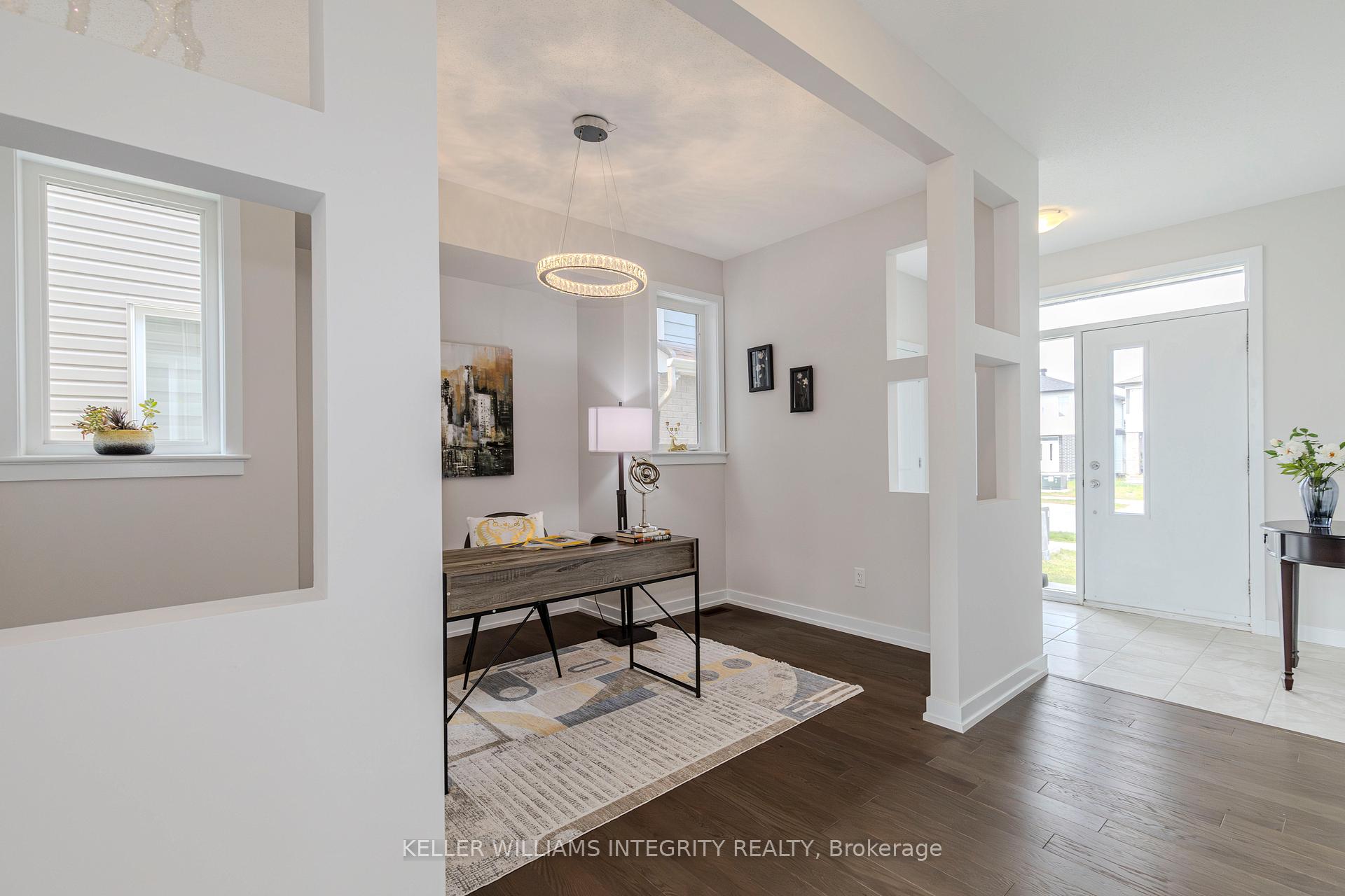 Photo 7 of 636 Rouncey Road, Ottawa, Kanata - Emerald Meadows/Trailwest — HOMEH