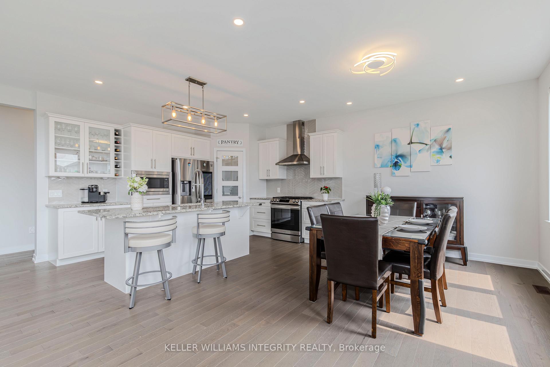 Photo 15 of 636 Rouncey Road, Ottawa, Kanata - Emerald Meadows/Trailwest — HOMEH