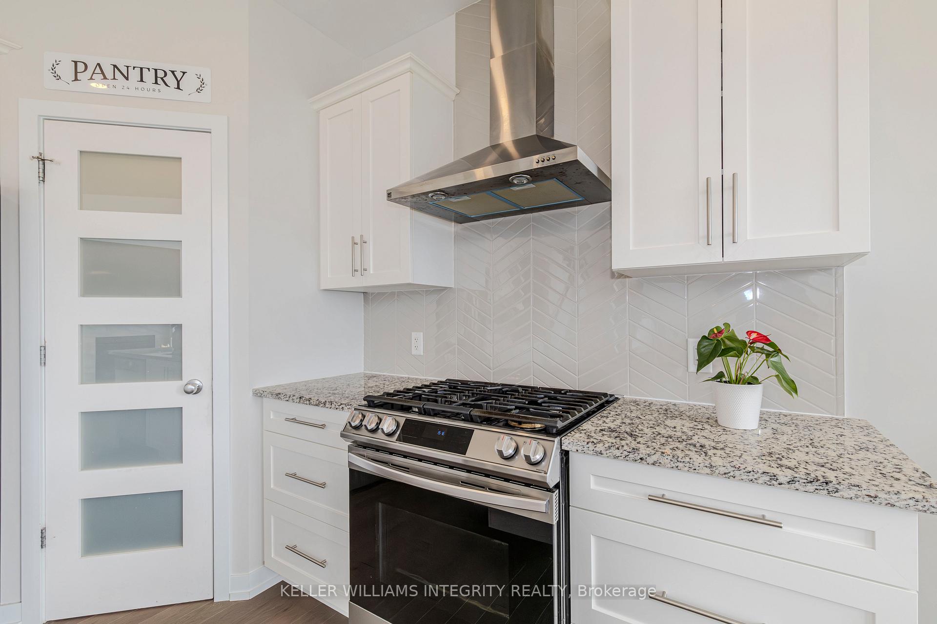 Photo 17 of 636 Rouncey Road, Ottawa, Kanata - Emerald Meadows/Trailwest — HOMEH