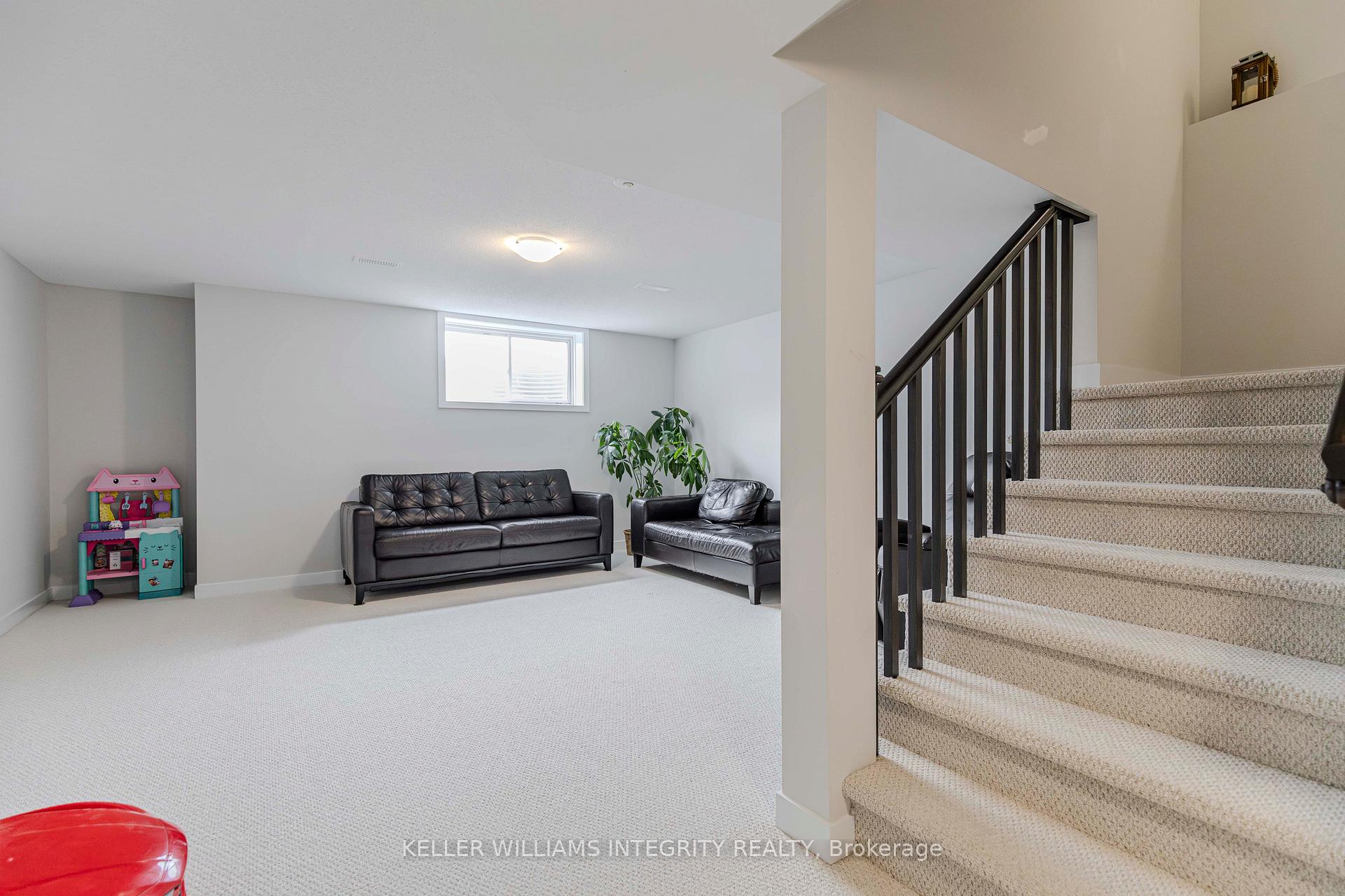 Photo 37 of 636 Rouncey Road, Ottawa, Kanata - Emerald Meadows/Trailwest — HOMEH