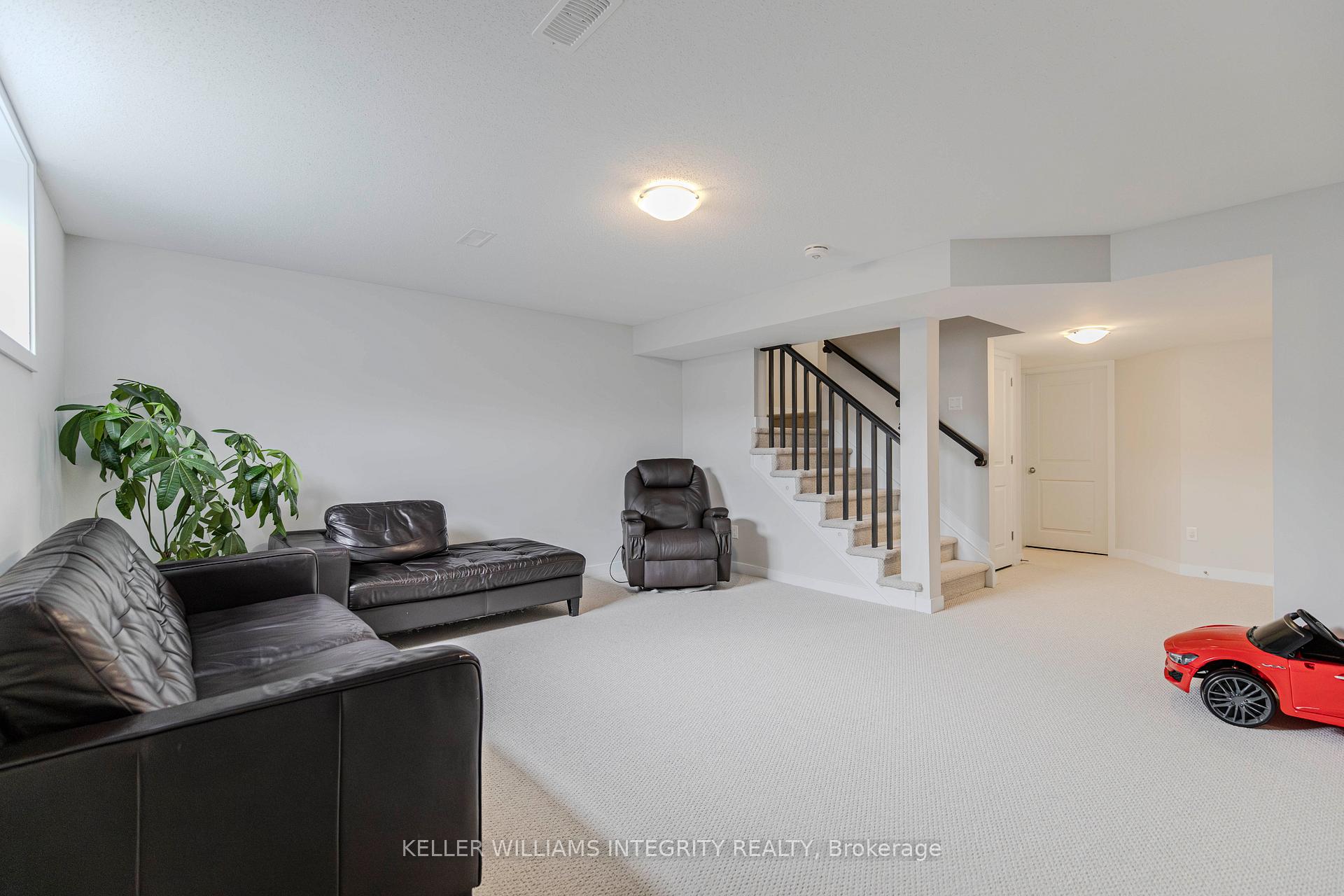 Photo 38 of 636 Rouncey Road, Ottawa, Kanata - Emerald Meadows/Trailwest — HOMEH